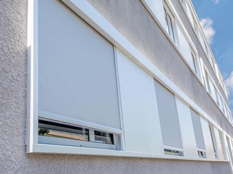 Toldo vertical guiado. Toldos en Asturias